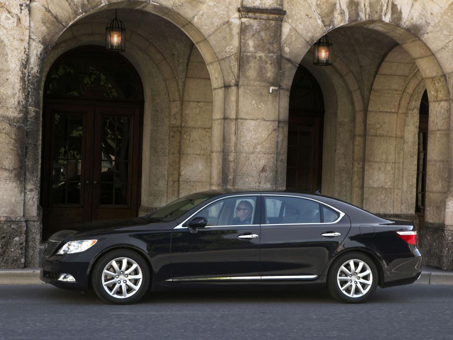  Lexus LS460L 2007 года  (фото 3 из 16)